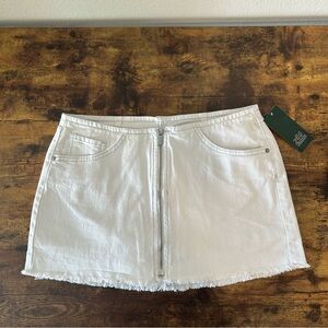 NWT Wild Fable White Frayed Hem Denim Zip Mini Skirt